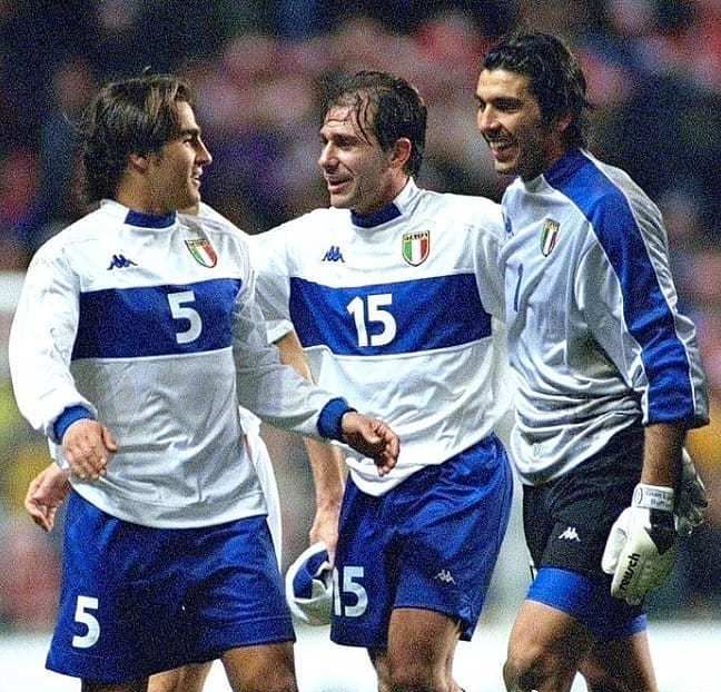 以其強大的 以其強大的