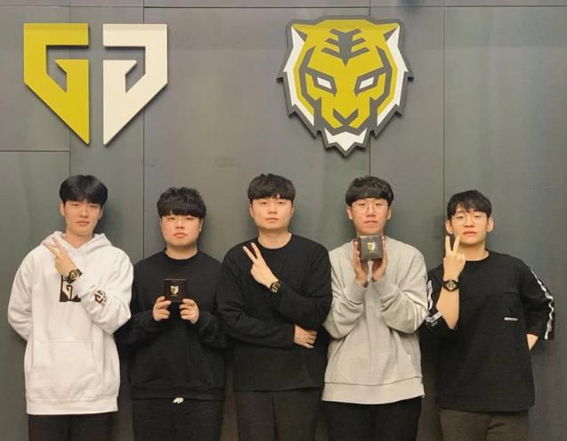 展开生死争 展开生死争